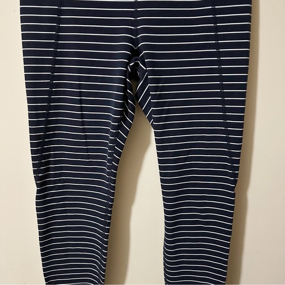 Athleta Womens Navy Blue White Striped Capri Leggings Size Medium - Picture 6 of 11